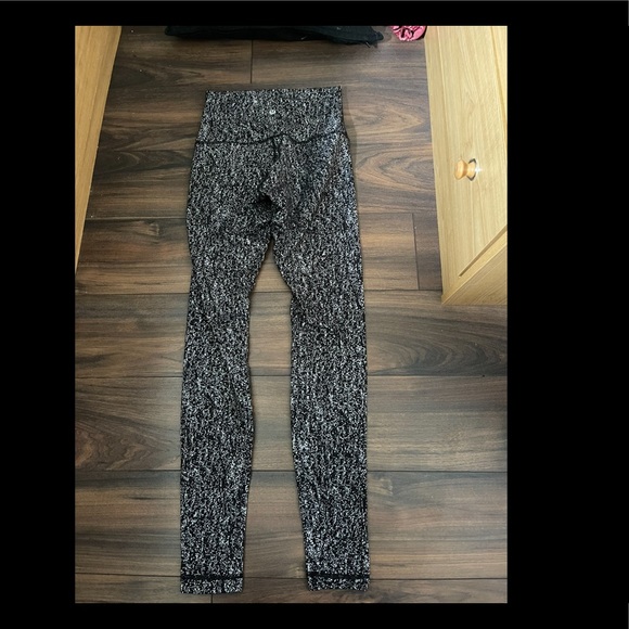 lululemon leggings - Picture 2 of 2